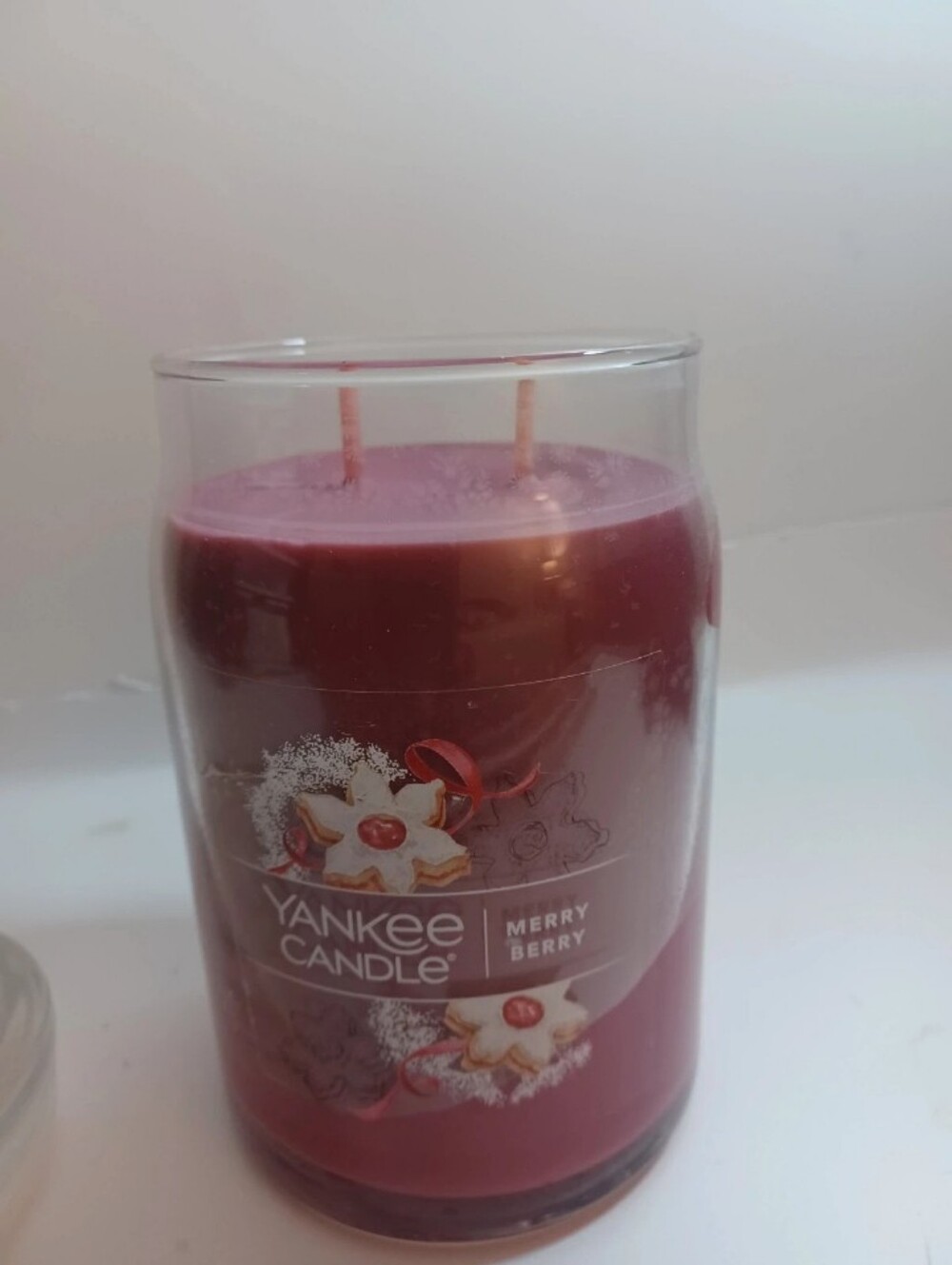 Yankee Candle Merry Berry Dual-Wick Jar in Deep Plum Comes With The Lid
